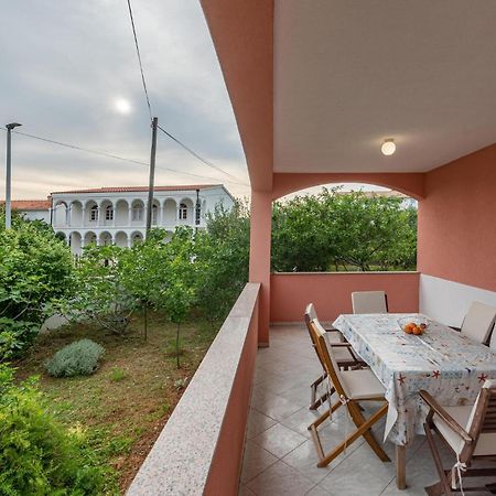 Lovely Apartment In Vir With Kitchen ภายนอก รูปภาพ
